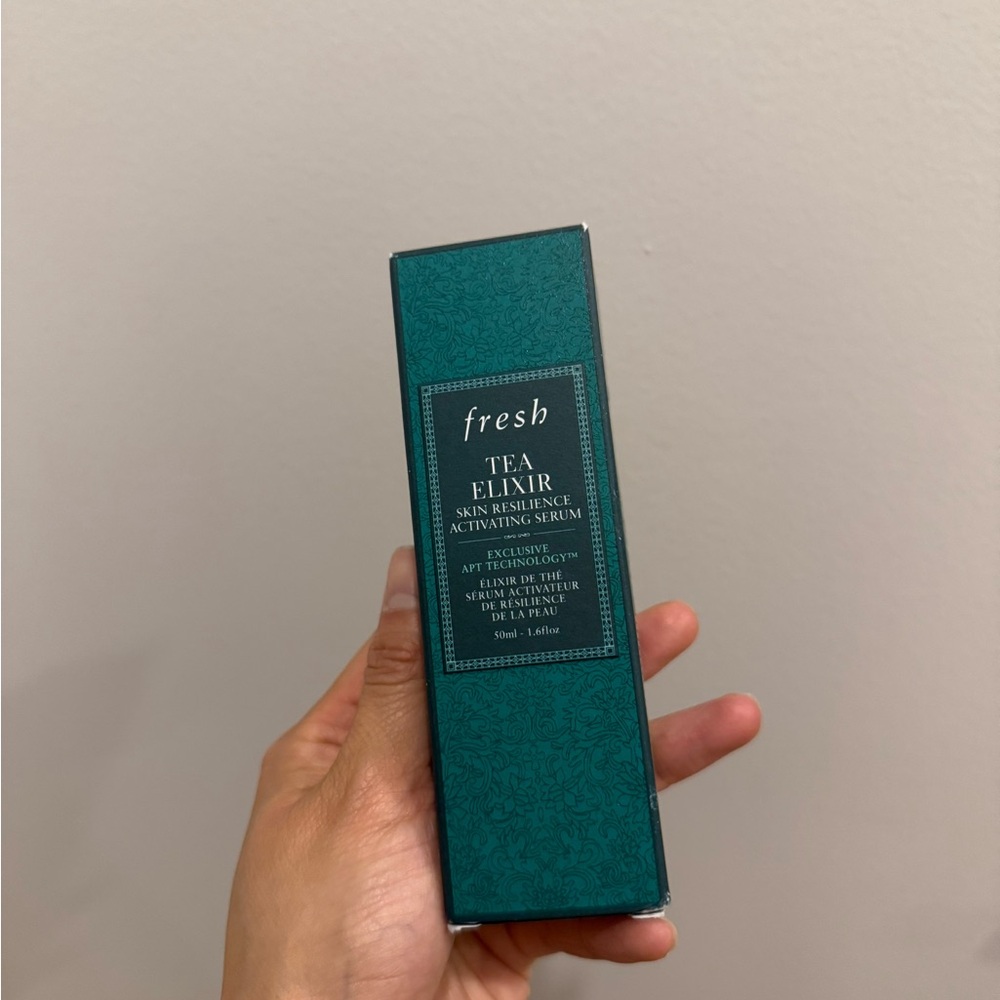 NWT fresh tea elixir niacinamide and hylaraunic acid anti aging serum